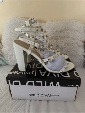 DIVA Lounge White Pyramid-Stud Multi-Strap Block Heel Sandals